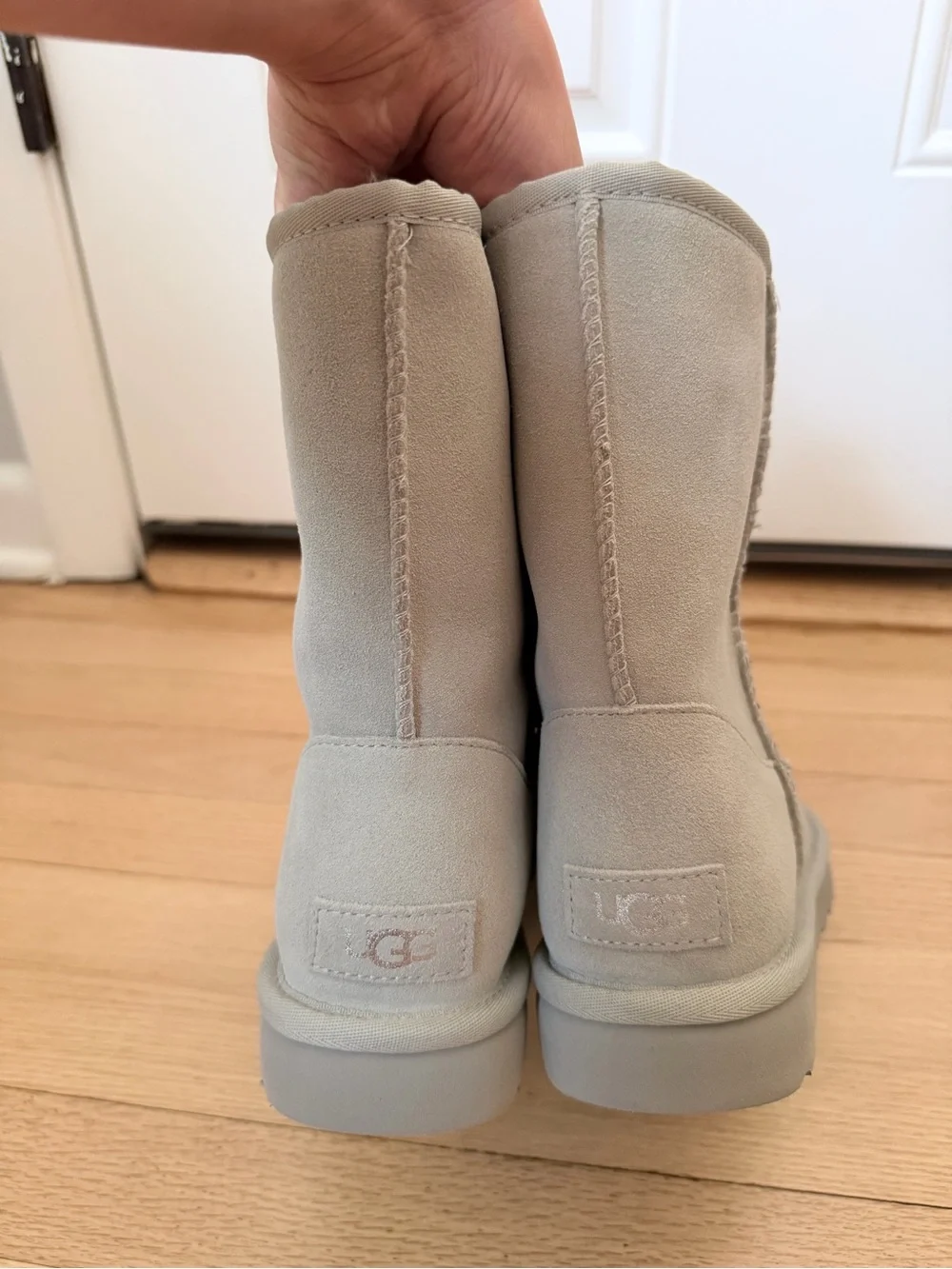 New UGG Womens Classic Short Sequin frayed Stars Boots grey size 6